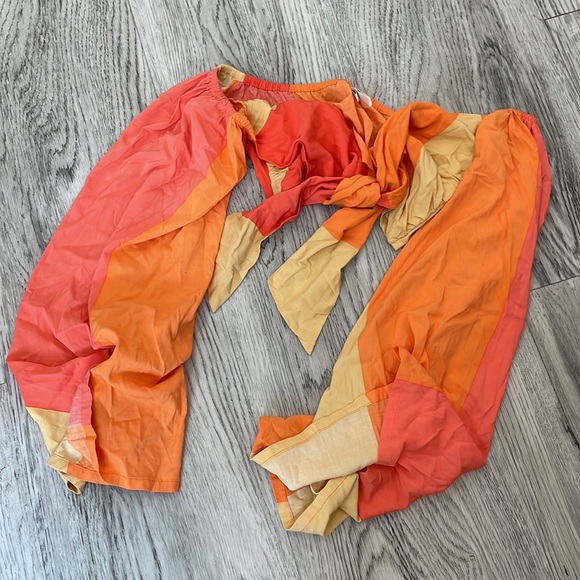 🎉HP🎉 x2 LOVEWAVE from REVOLVE Tie front crop with flowy sleeves - Picture 2 of 4